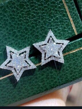 ⭐️⭐️BACK IN STOCK⭐️⭐️PRETTY!! CZ Star Earrings